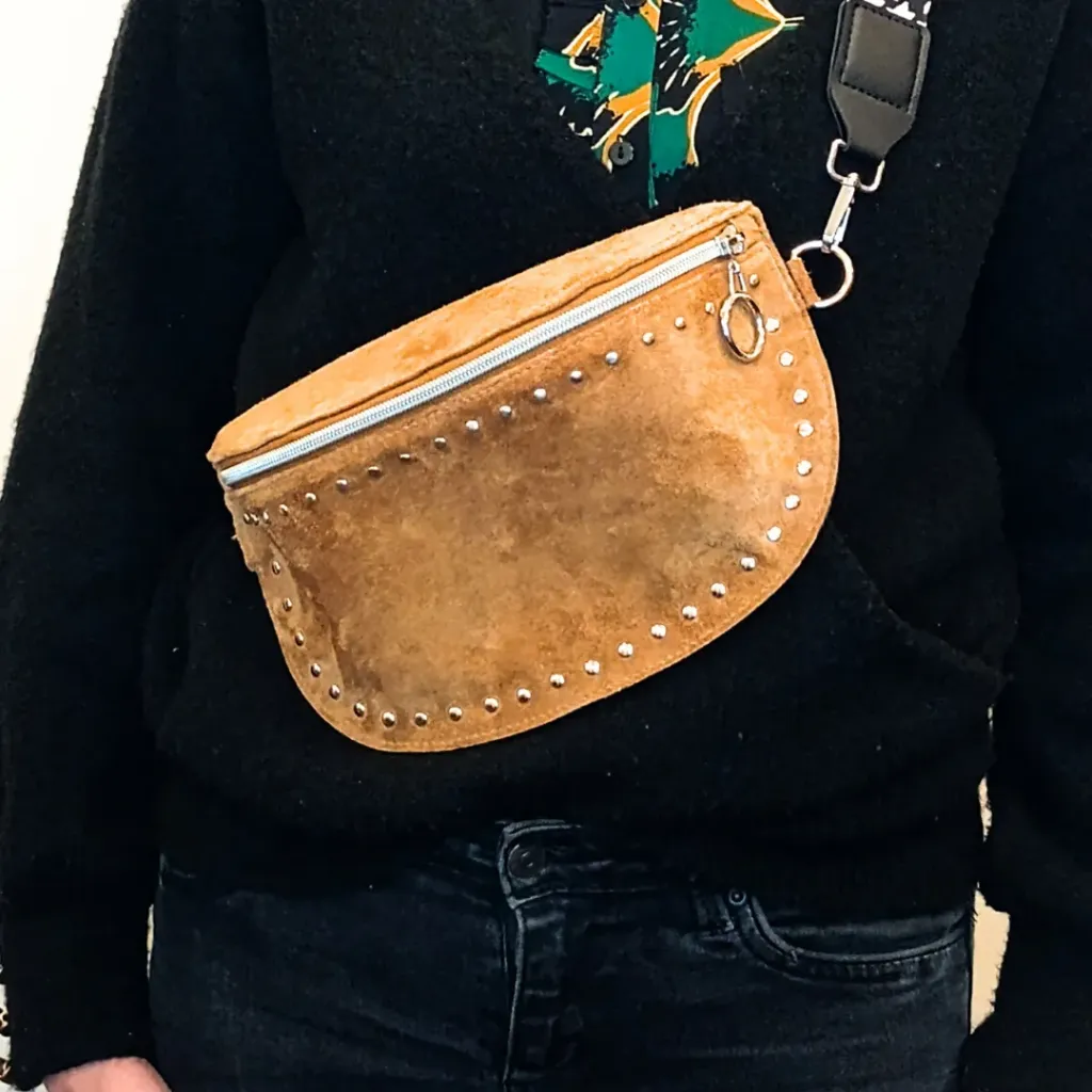 Sac banane Bella à rivets